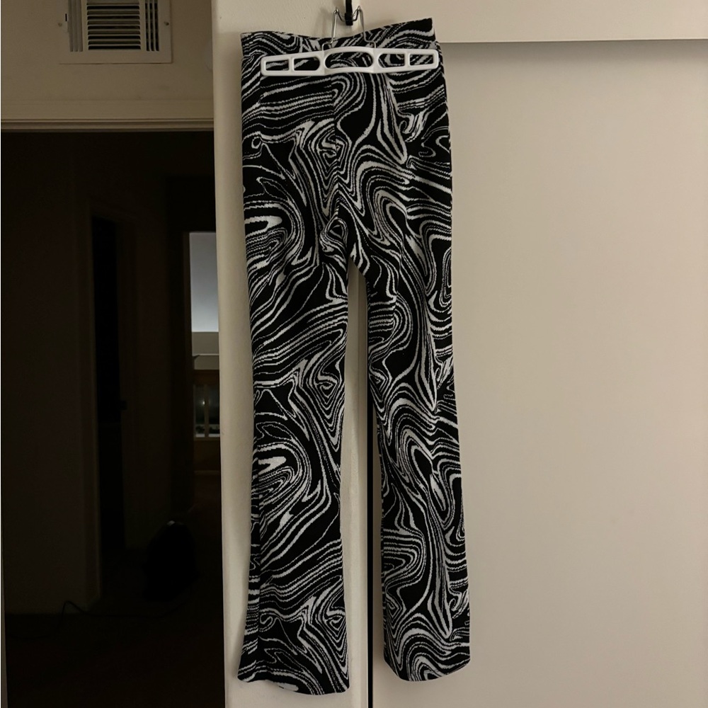 Zara kick flare pants , swirly black and white